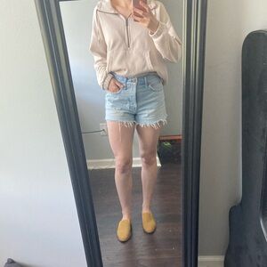 Madewell Size 29 Mom Jean Frayed Shorts W/Button Fly Light Blue Denim Cut Off